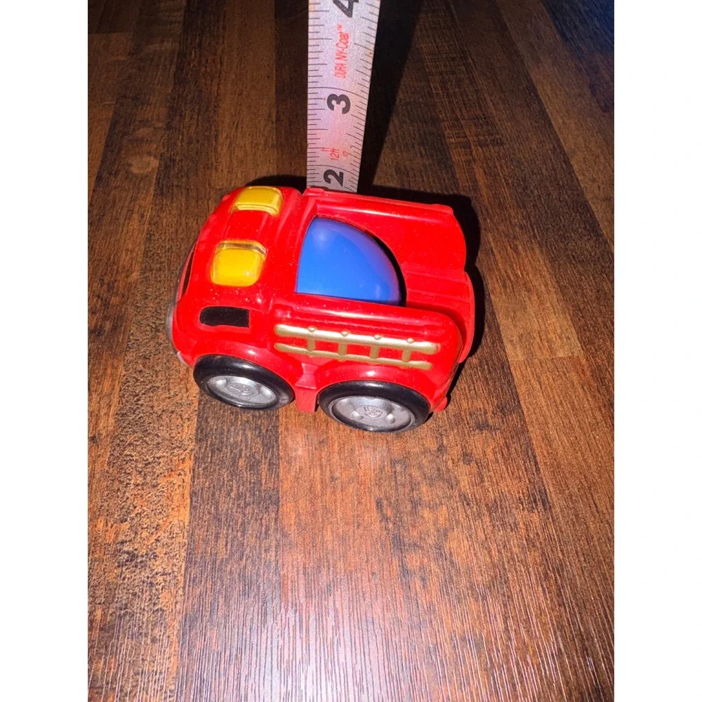 Fisher-Price Little People Wheelies Fire Truck Red Toy Vehicle Smiling‎ Face